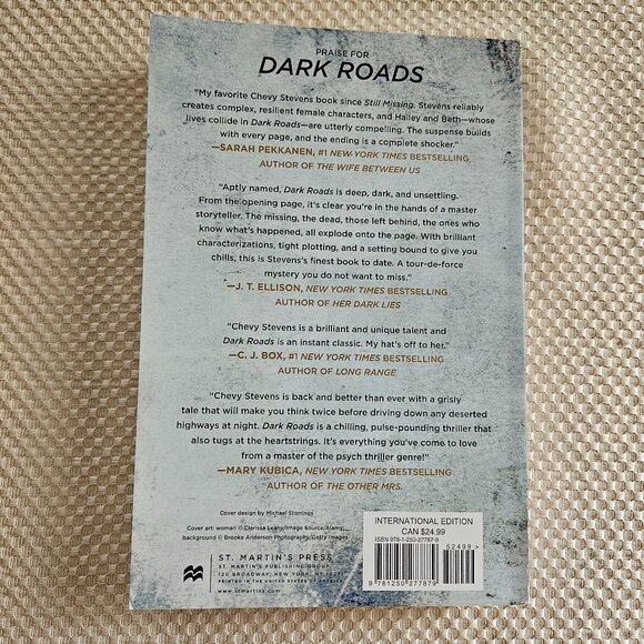 4/$40 2021 - Dark Roads - Chevy Stevens - Paperback - Picture 8 of 8